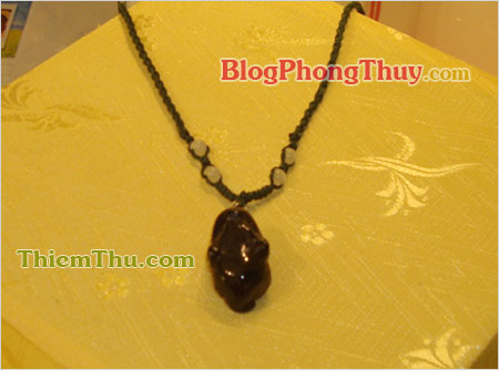 Quà tặng khi thỉnh Thiềm Thừ Ngọc Hoàng Long Tam Thể từ Tân Cương Hồng Kông tại TyHuu.com - Shop Ty Huu