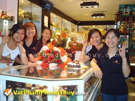 nhan vien vat pham phong thuy Cửa hàng Vật Phẩm Phong Thủy số 6 Khai Trương hoành tráng tại Hà Nội