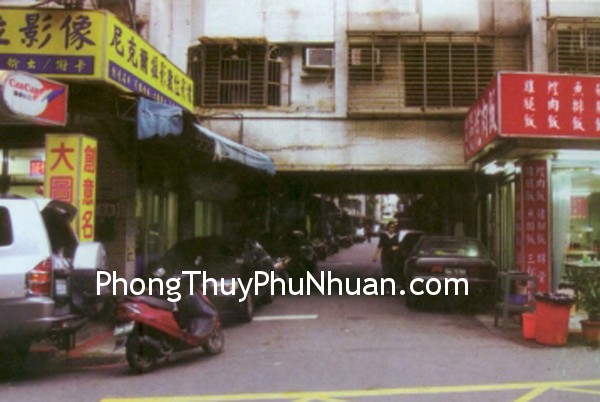 nha_ben_duoi_la_duong