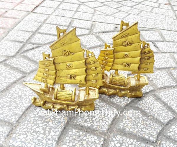 d238-thuyen-buom-dong-nho-1-1