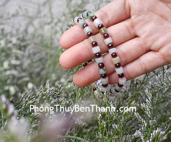 S6692 Chuoi ngoc phi thuy xen hat luu Xem bói ngày: Thứ sáu của bạn 06/04/2018