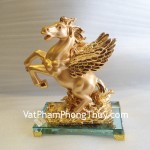 ngua-vang-kim-E265-02