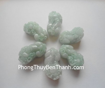 ty-huu-phi-thuy-s698-01