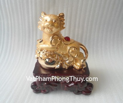 Cop-vang-tren-go-A202-02