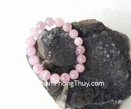 s6219-1271-chuoi-thach-anh-hong-madagascar-2