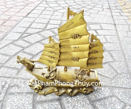 d237-thuyen-buom-dong-lon-2