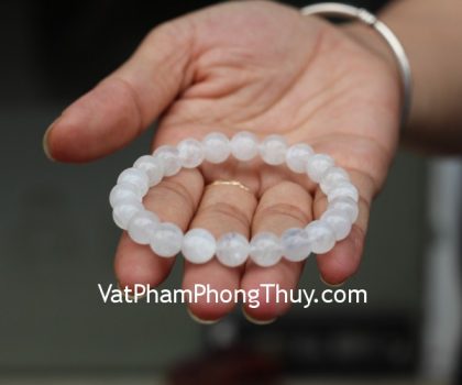 s6358-2048-chuoi-da-mat-trang