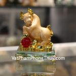 c115a-trau-vang-om-ngoc