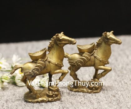 d143-ngua-dong-cong-vang