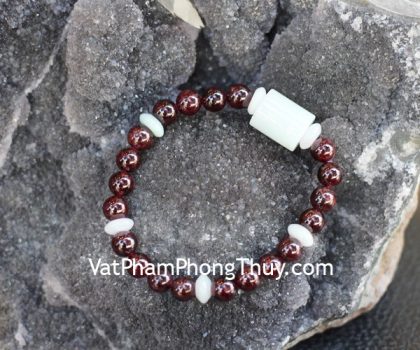 s6689-chuoi-hat-phi-thuy-co-tru