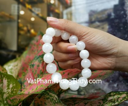 s6648-7434-chuoi-da-mat-trang-a-1