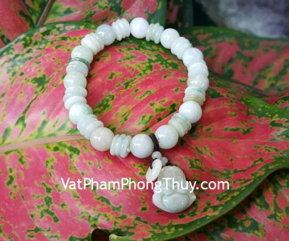 s6679-chuoi-phi-thuy-treo-di-lac-1