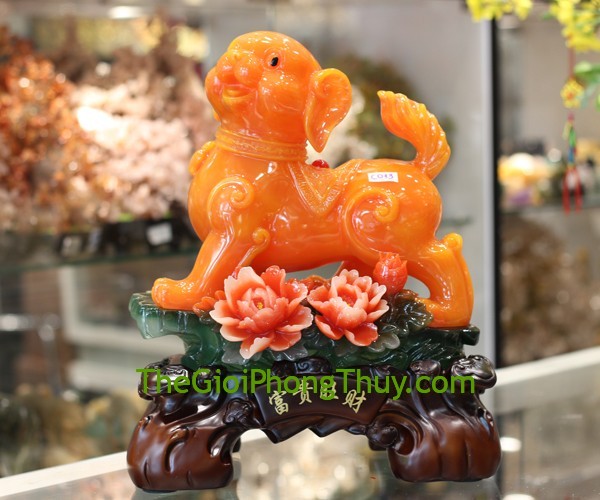Chó cam bên hoa mẫu đơn giúp vượng tài, phát triển sự nghiệp 