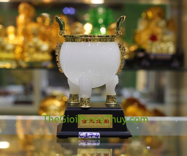 Bình bạch ngọc hoàng gia – Kim ngọc bảo đỉnh mang lại may mắn, bình an 