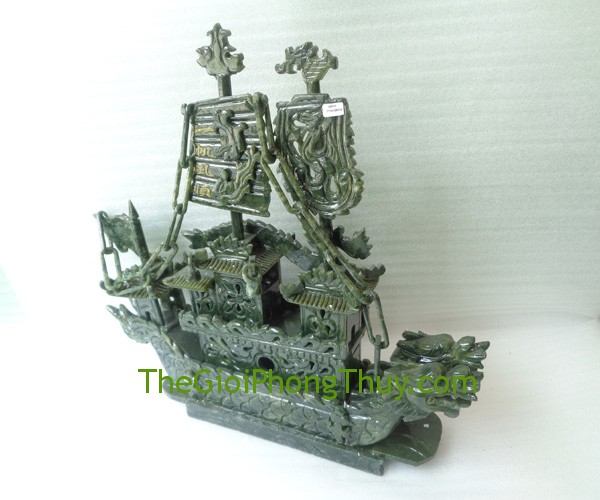 Thuyền rồng lam ngọc giúp công việc thuận buồm xuôi gió 