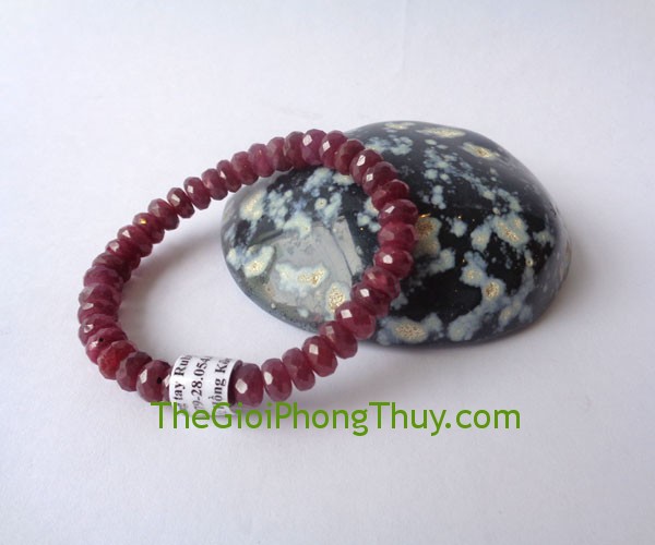 Vòng tay Ruby mang lại hạnh phúc, may mắn
