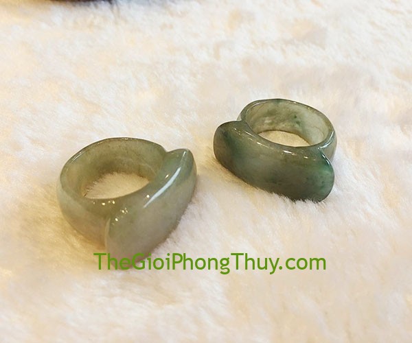 Nhẫn bản mặt ngọc phỉ thúy , lưu thông khí, trợ sức khỏe 