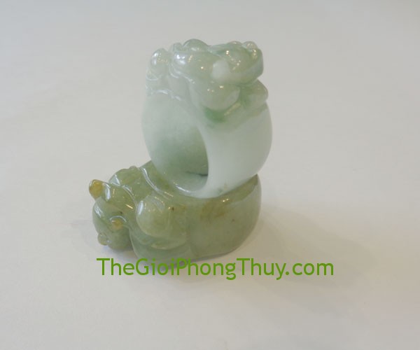 Nhẫn Tỳ Hưu ngọc Phỉ Thúy (Myanmar) trợ công danh sự nghiệp 