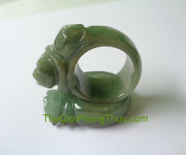 Nhẫn tỳ hưu ngọc Myanmar trợ công danh, sự nghiệp 