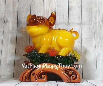 ln023-heo-cam-tren-may-2