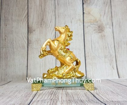 ln134-ngua-vang-nho-2