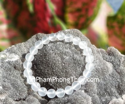 S6766-1090-chuoi-thach-anh-trang-2