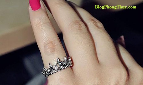Tiết lộ cảm xúc qua ngón tay đeo nhẫn
